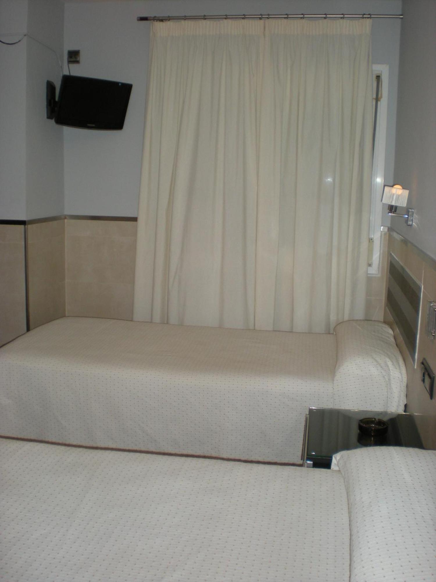 Hostal La Hispanidad Málaga Eksteriør billede