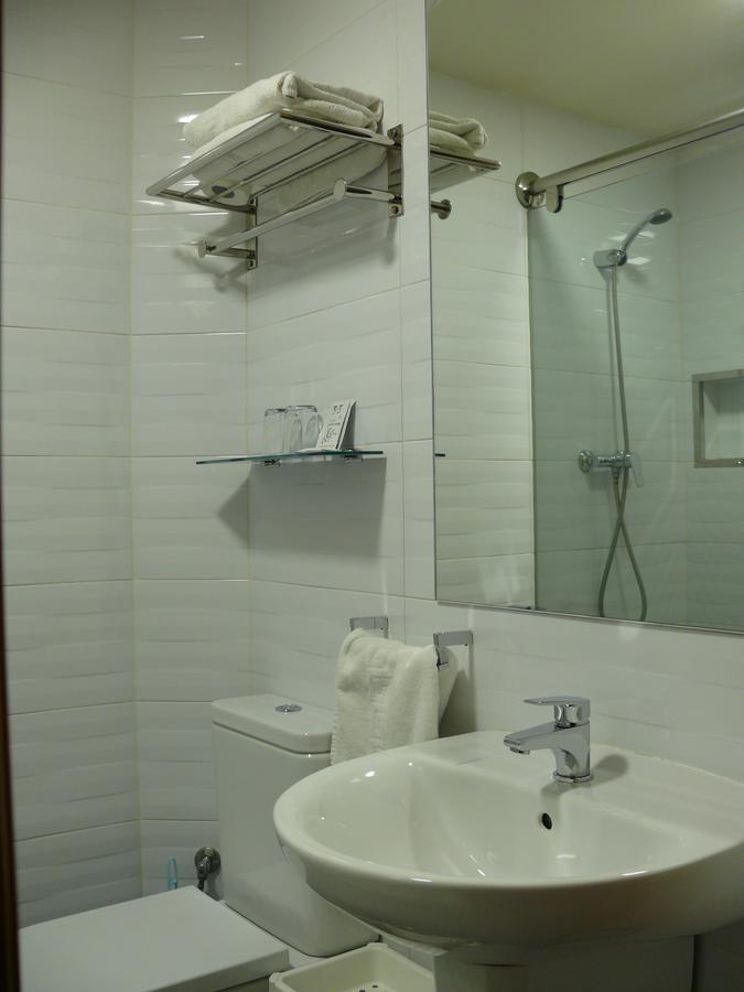 Hostal La Hispanidad Málaga Eksteriør billede